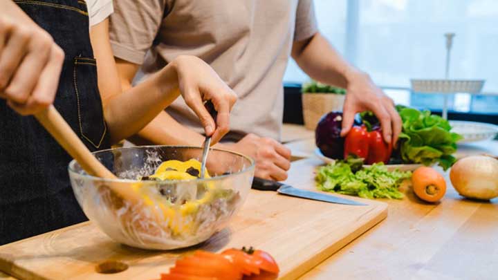 Chế biến các món ăn vặt giảm cân tại nhà