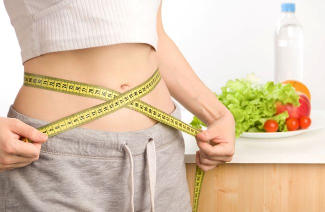 Việc thực hiện chế độ ăn Low Carb hỗ trợ trong việc giảm cân 