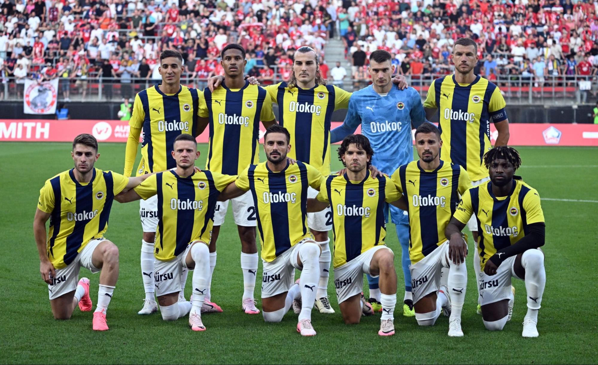 Fenerbahce một trong những câu lạc bộ mặc áo xanh vàng